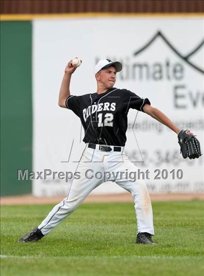 Thumbnail 3 in Roseville vs. South St. Paul (Section 4AAA Playoffs) photogallery.