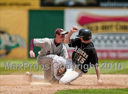 Thumbnail 1 in Roseville vs. South St. Paul (Section 4AAA Playoffs) photogallery.