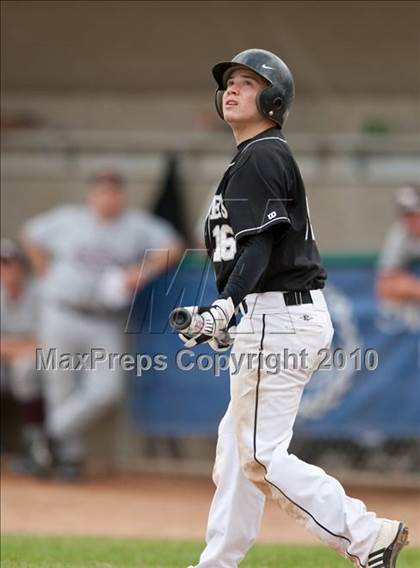 Thumbnail 3 in Roseville vs. South St. Paul (Section 4AAA Playoffs) photogallery.