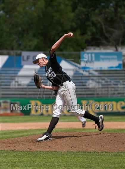 Thumbnail 1 in Roseville vs. South St. Paul (Section 4AAA Playoffs) photogallery.
