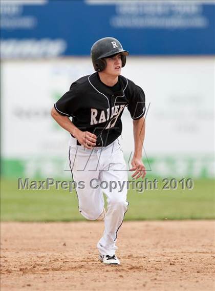 Thumbnail 1 in Roseville vs. South St. Paul (Section 4AAA Playoffs) photogallery.