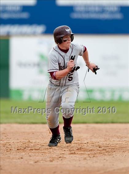 Thumbnail 3 in Roseville vs. South St. Paul (Section 4AAA Playoffs) photogallery.