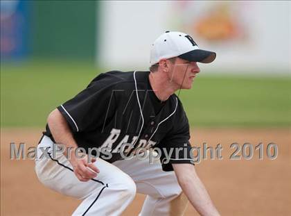 Thumbnail 1 in Roseville vs. South St. Paul (Section 4AAA Playoffs) photogallery.