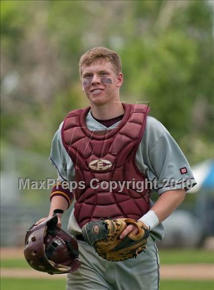 Thumbnail 1 in Roseville vs. South St. Paul (Section 4AAA Playoffs) photogallery.