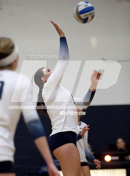 Thumbnail 2 in JV: Florence @ Pusch Ridge Christian Academy photogallery.