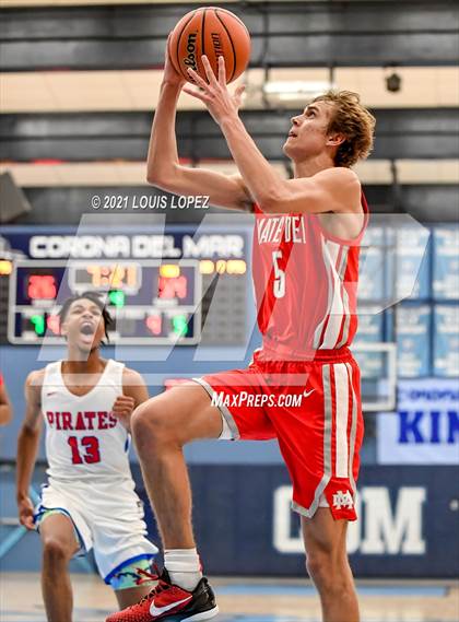 Thumbnail 3 in Mater Dei vs. San Leandro (CDM Beach Bash Tournament) photogallery.