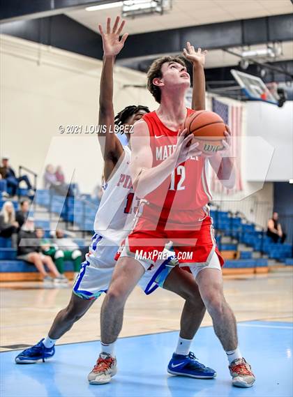 Thumbnail 3 in Mater Dei vs. San Leandro (CDM Beach Bash Tournament) photogallery.