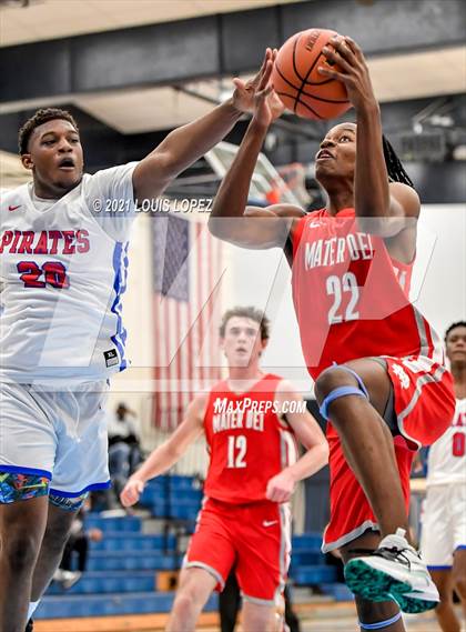 Thumbnail 3 in Mater Dei vs. San Leandro (CDM Beach Bash Tournament) photogallery.