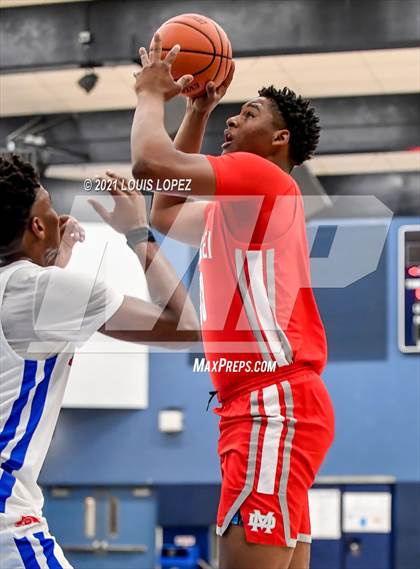 Thumbnail 3 in Mater Dei vs. San Leandro (CDM Beach Bash Tournament) photogallery.
