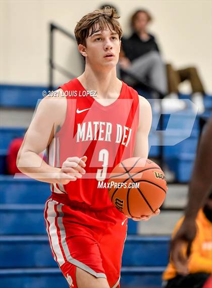 Thumbnail 2 in Mater Dei vs. San Leandro (CDM Beach Bash Tournament) photogallery.