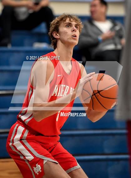 Thumbnail 3 in Mater Dei vs. San Leandro (CDM Beach Bash Tournament) photogallery.