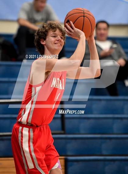 Thumbnail 2 in Mater Dei vs. San Leandro (CDM Beach Bash Tournament) photogallery.