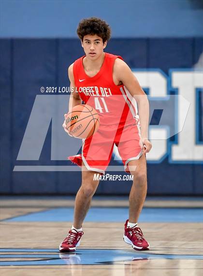 Thumbnail 2 in Mater Dei vs. San Leandro (CDM Beach Bash Tournament) photogallery.