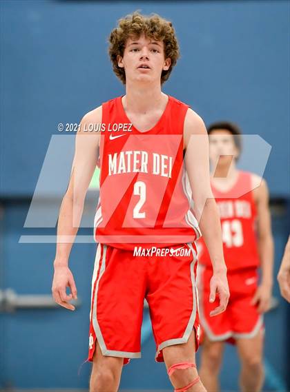 Thumbnail 2 in Mater Dei vs. San Leandro (CDM Beach Bash Tournament) photogallery.