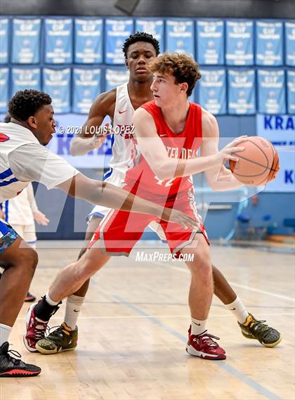 Thumbnail 2 in Mater Dei vs. San Leandro (CDM Beach Bash Tournament) photogallery.