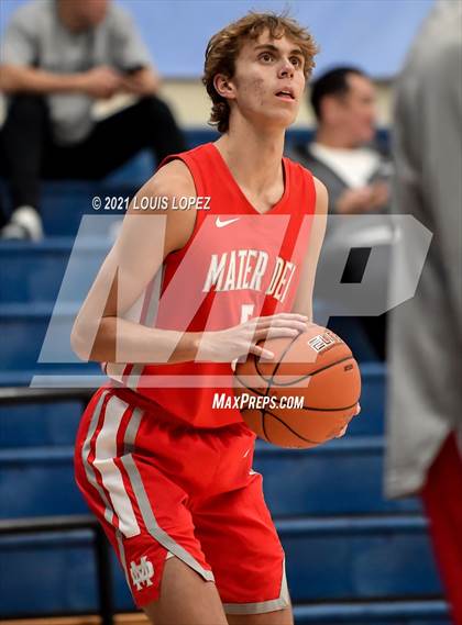 Thumbnail 2 in Mater Dei vs. San Leandro (CDM Beach Bash Tournament) photogallery.
