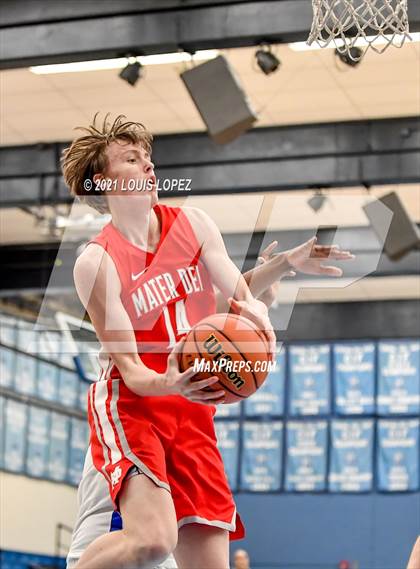 Thumbnail 2 in Mater Dei vs. San Leandro (CDM Beach Bash Tournament) photogallery.