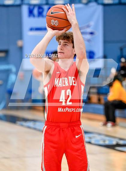 Thumbnail 3 in Mater Dei vs. San Leandro (CDM Beach Bash Tournament) photogallery.