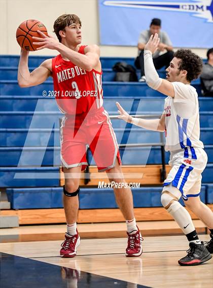 Thumbnail 2 in Mater Dei vs. San Leandro (CDM Beach Bash Tournament) photogallery.