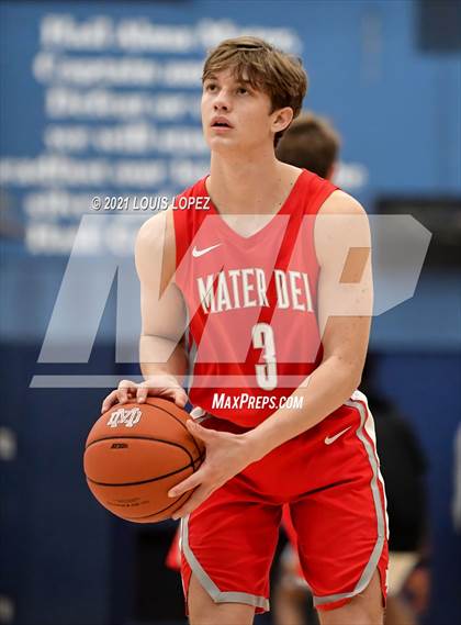 Thumbnail 1 in Mater Dei vs. San Leandro (CDM Beach Bash Tournament) photogallery.