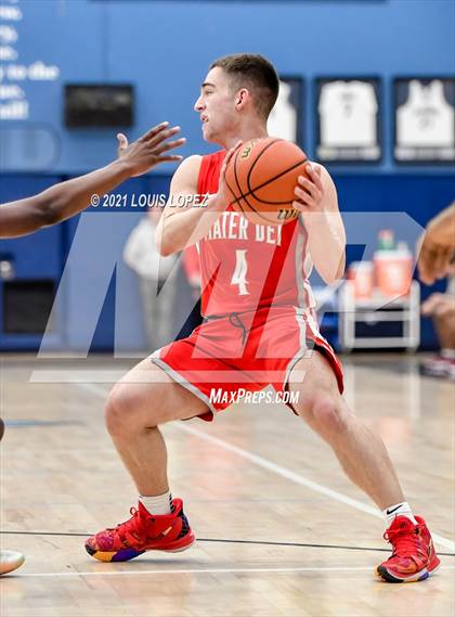 Thumbnail 2 in Mater Dei vs. San Leandro (CDM Beach Bash Tournament) photogallery.