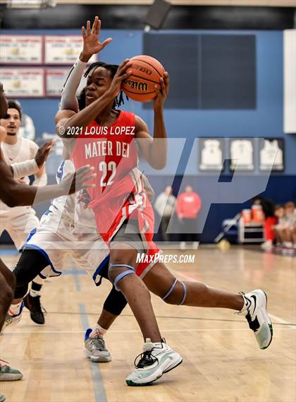 Thumbnail 1 in Mater Dei vs. San Leandro (CDM Beach Bash Tournament) photogallery.