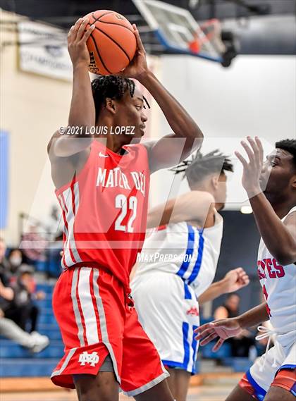 Thumbnail 2 in Mater Dei vs. San Leandro (CDM Beach Bash Tournament) photogallery.