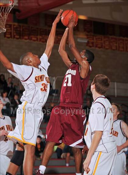 Thumbnail 3 in Don Bosco Prep vs Simi Valley (MaxPreps Holiday Classic) photogallery.