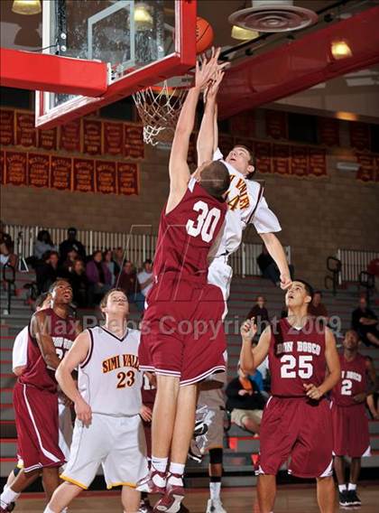 Thumbnail 3 in Don Bosco Prep vs Simi Valley (MaxPreps Holiday Classic) photogallery.