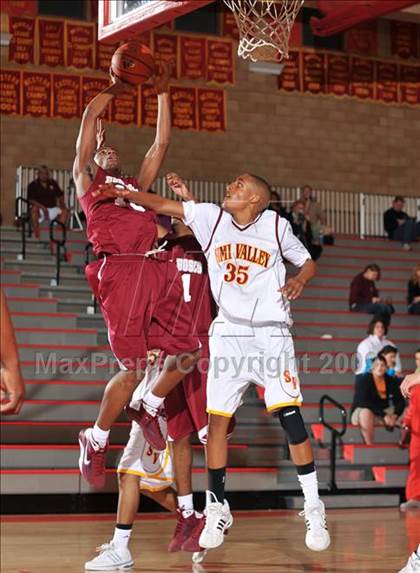 Thumbnail 1 in Don Bosco Prep vs Simi Valley (MaxPreps Holiday Classic) photogallery.