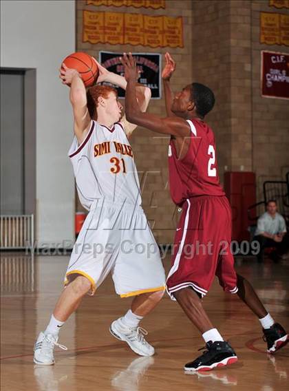 Thumbnail 3 in Don Bosco Prep vs Simi Valley (MaxPreps Holiday Classic) photogallery.