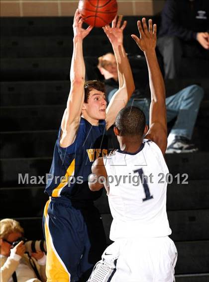 Thumbnail 2 in Weston vs. Staples (Ridgefield Holiday Tournament First Round) photogallery.