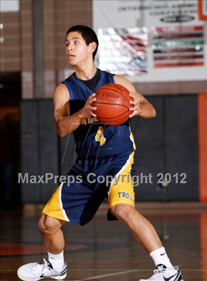 Thumbnail 2 in Weston vs. Staples (Ridgefield Holiday Tournament First Round) photogallery.