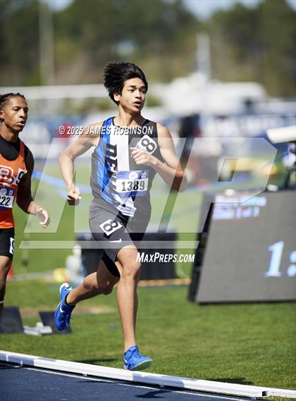 Thumbnail 1 in Bob Hayes Invitational (800m) photogallery.