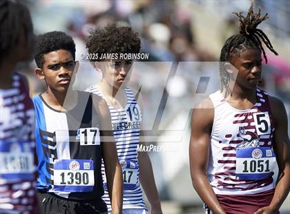 Thumbnail 3 in Bob Hayes Invitational (800m) photogallery.