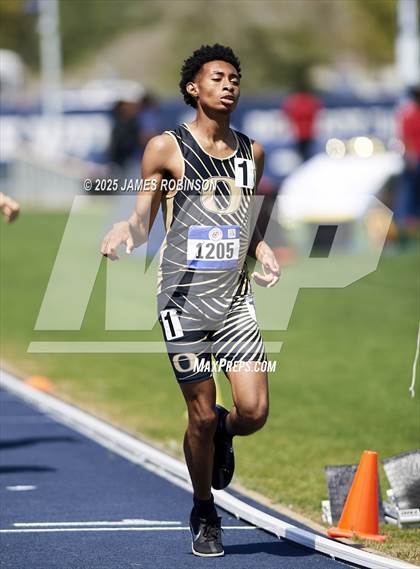Thumbnail 2 in Bob Hayes Invitational (800m) photogallery.