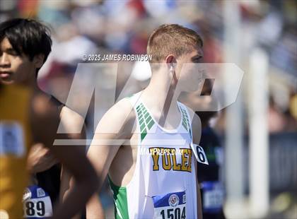 Thumbnail 2 in Bob Hayes Invitational (800m) photogallery.