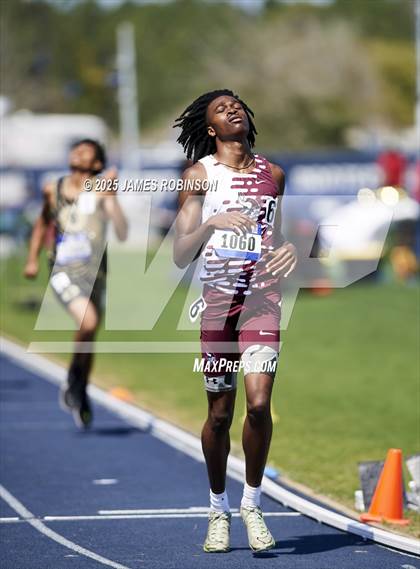 Thumbnail 3 in Bob Hayes Invitational (800m) photogallery.