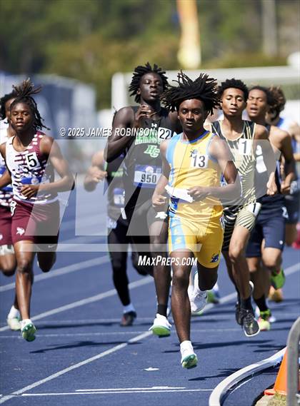 Thumbnail 1 in Bob Hayes Invitational (800m) photogallery.