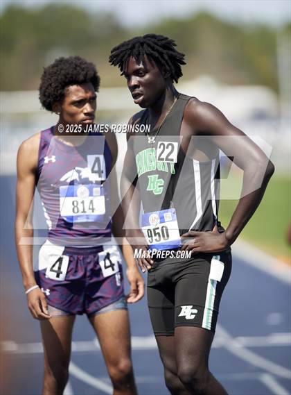 Thumbnail 2 in Bob Hayes Invitational (800m) photogallery.