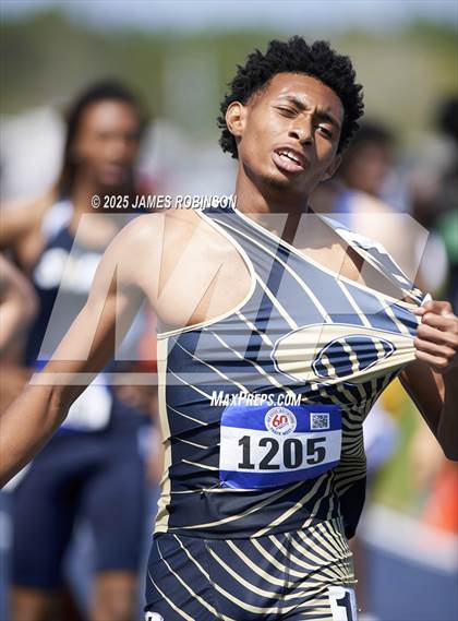 Thumbnail 3 in Bob Hayes Invitational (800m) photogallery.