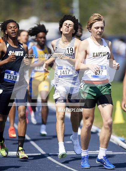 Thumbnail 3 in Bob Hayes Invitational (800m) photogallery.