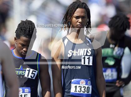 Thumbnail 1 in Bob Hayes Invitational (800m) photogallery.