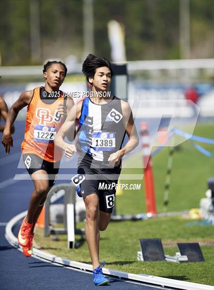Thumbnail 1 in Bob Hayes Invitational (800m) photogallery.