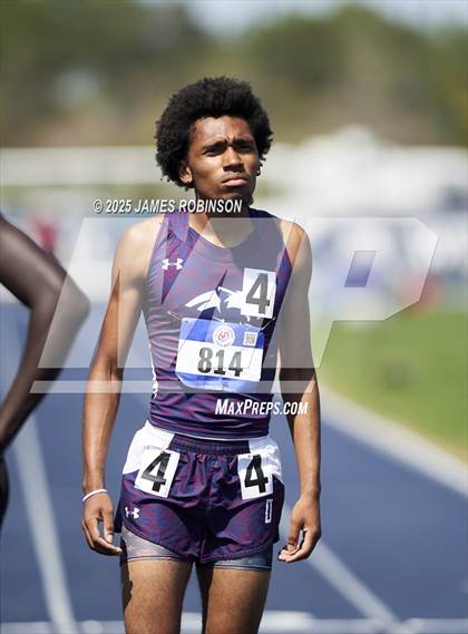 Thumbnail 3 in Bob Hayes Invitational (800m) photogallery.