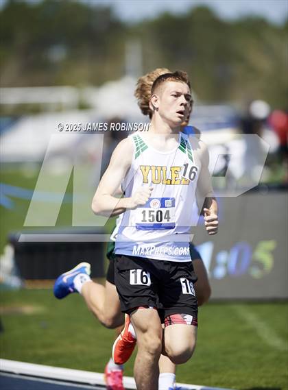Thumbnail 1 in Bob Hayes Invitational (800m) photogallery.