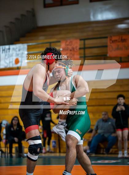 Thumbnail 1 in Harlingen South vs Harlingen photogallery.