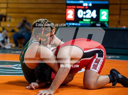 Thumbnail 3 in Harlingen South vs Harlingen photogallery.