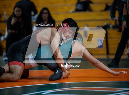 Thumbnail 3 in Harlingen South vs Harlingen photogallery.