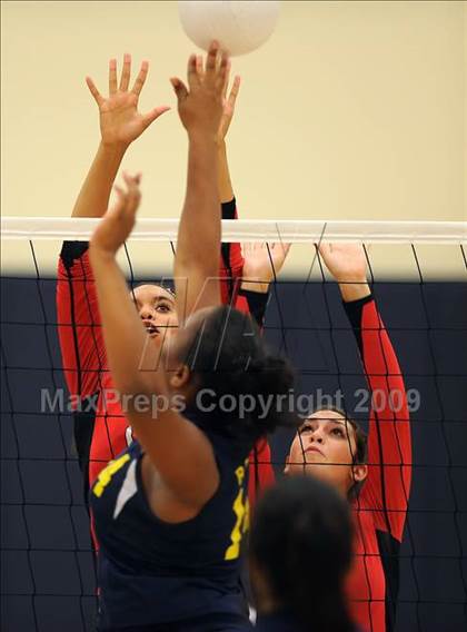 Thumbnail 1 in Antelope @ River City photogallery.